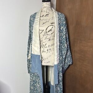 VINTAGE Floral Blue Kimono Robe | OS